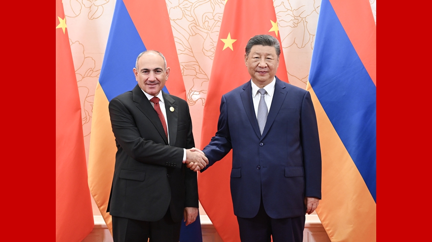 习近平会见亚美尼亚总理帕什尼扬