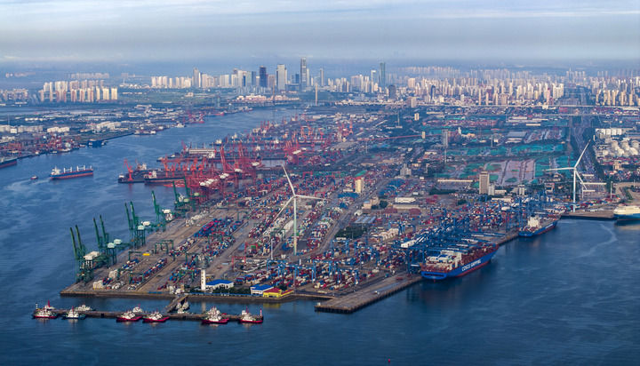天津港集装箱码头一景（2025年8月22日摄，无人机照片）。新华社记者 赵子硕 摄